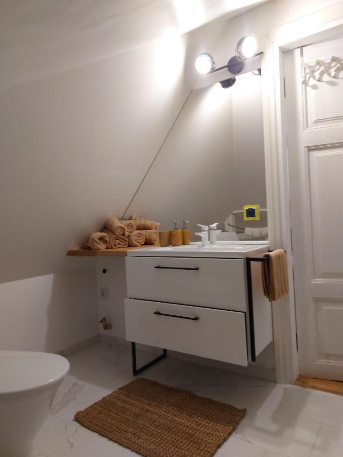 Modern History Apartment Tallinn Buitenkant foto