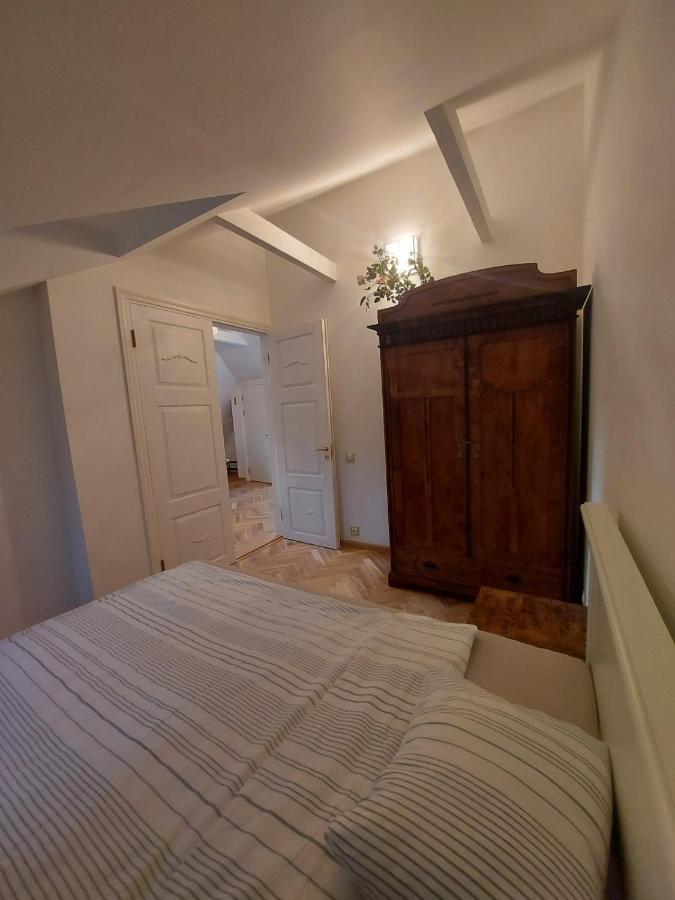 Modern History Apartment Tallinn Buitenkant foto