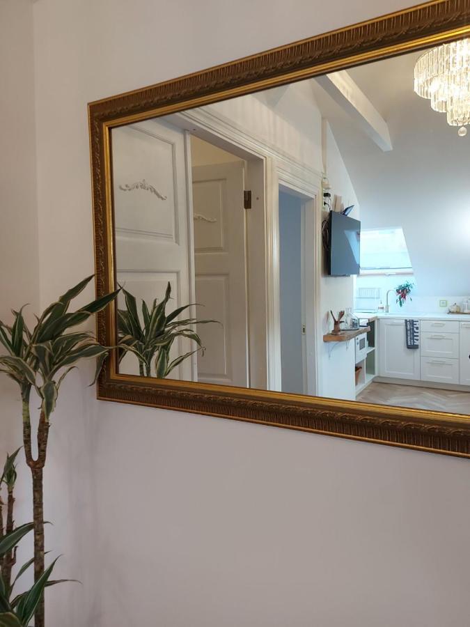Modern History Apartment Tallinn Buitenkant foto