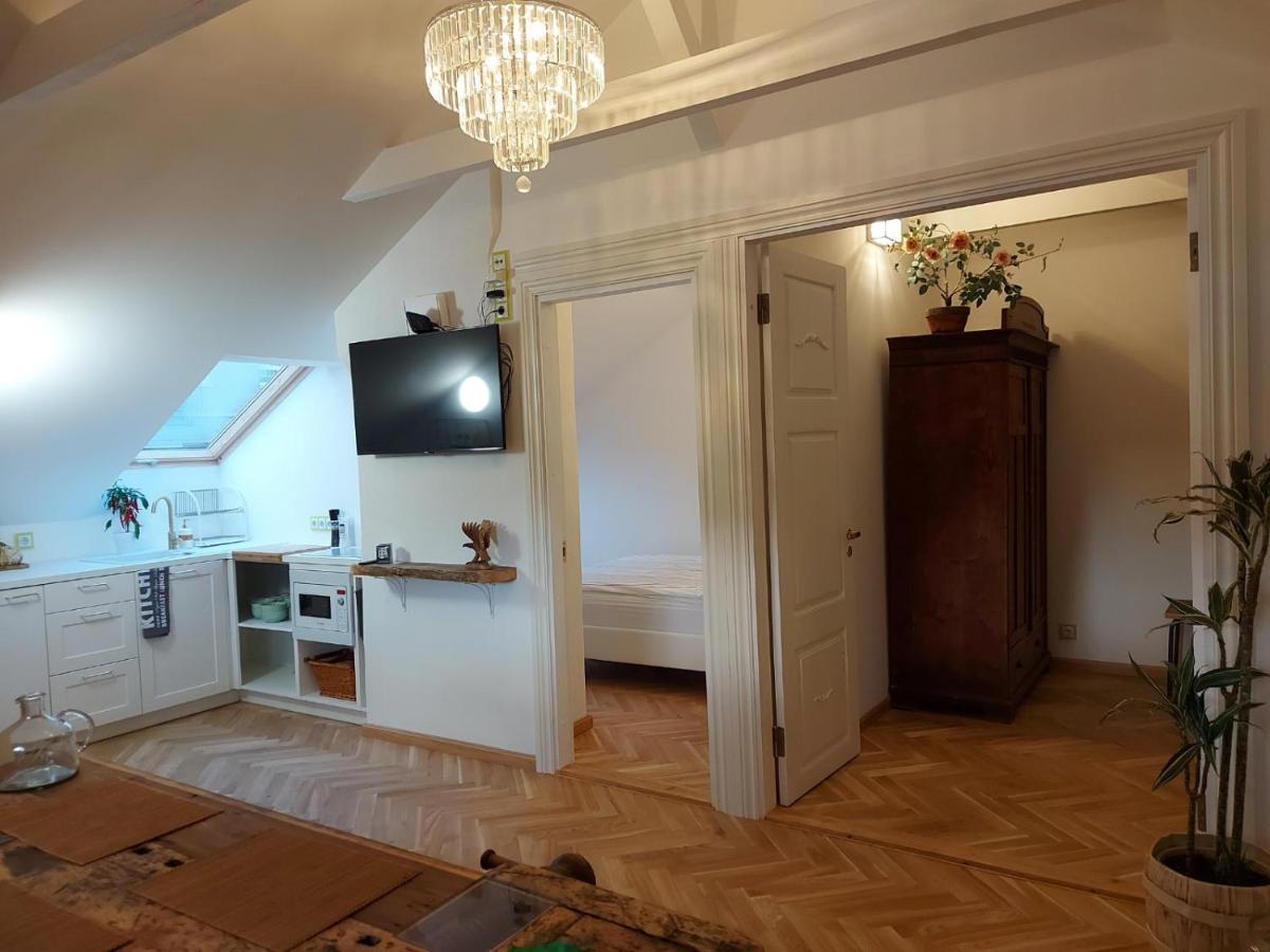 Modern History Apartment Tallinn Buitenkant foto