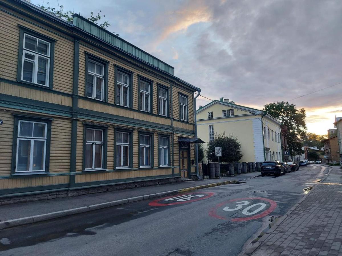 Modern History Apartment Tallinn Buitenkant foto