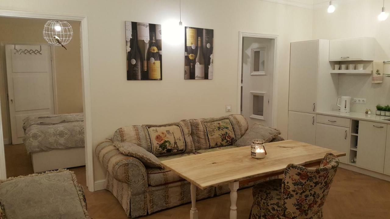Modern History Apartment Tallinn Buitenkant foto