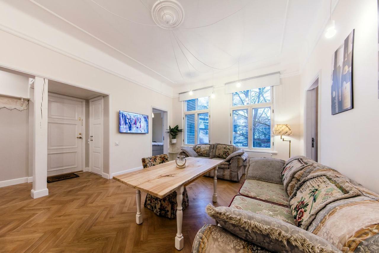 Modern History Apartment Tallinn Buitenkant foto