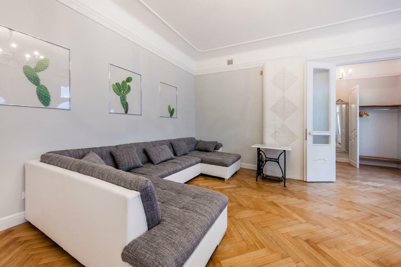 Modern History Apartment Tallinn Buitenkant foto