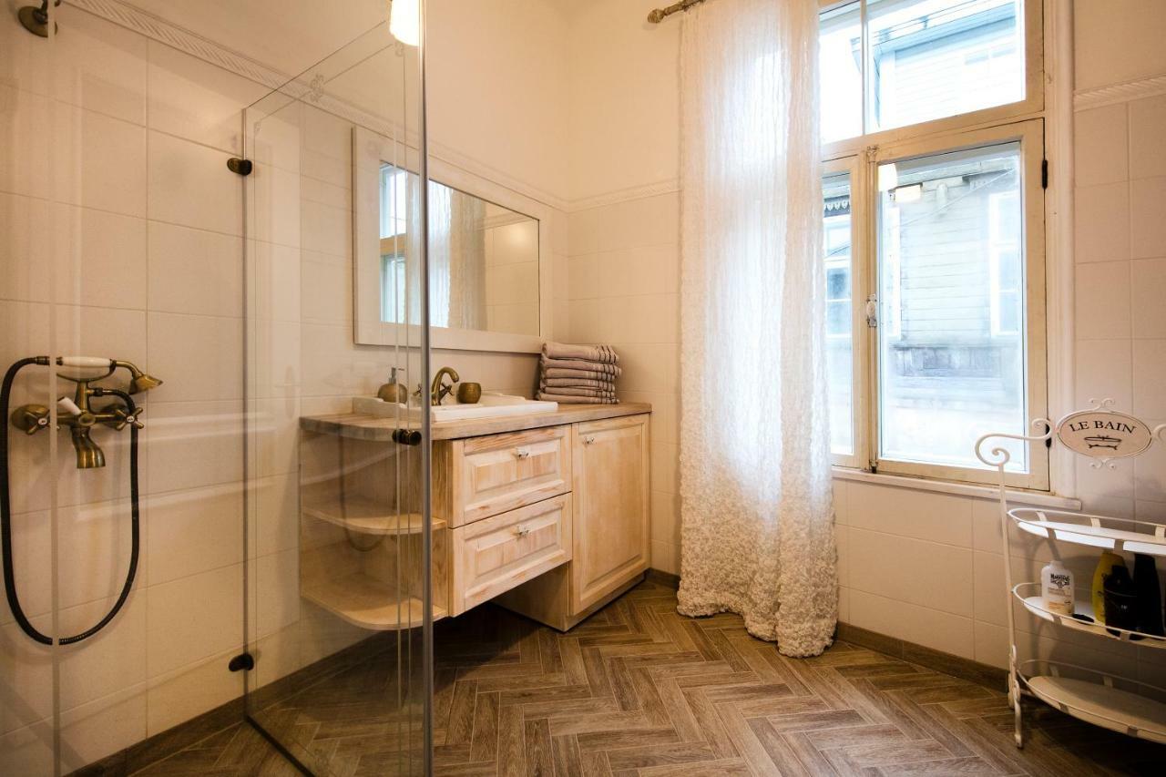Modern History Apartment Tallinn Buitenkant foto