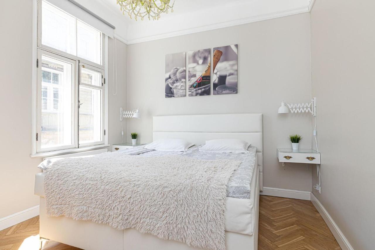 Modern History Apartment Tallinn Buitenkant foto