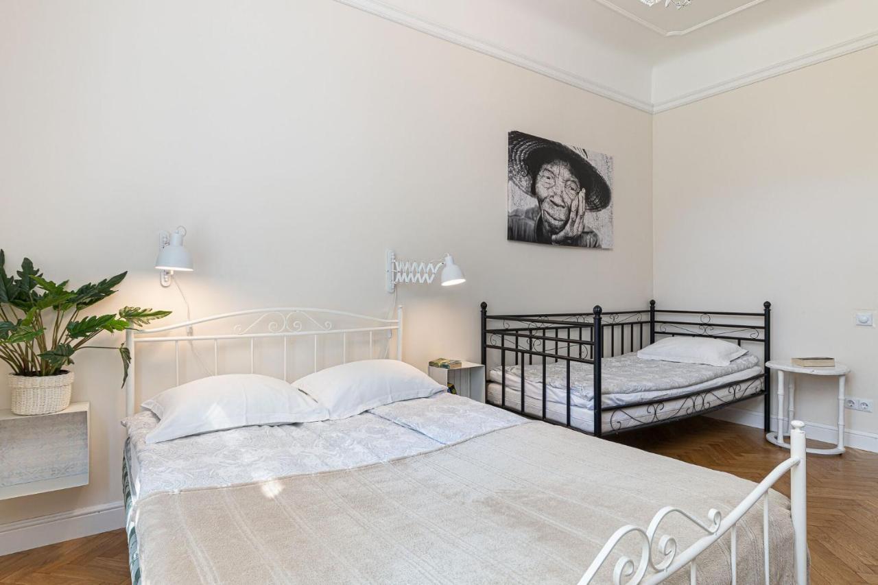 Modern History Apartment Tallinn Buitenkant foto